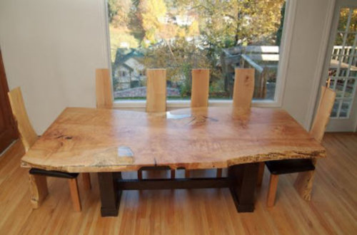 hancrafted_table_chairs